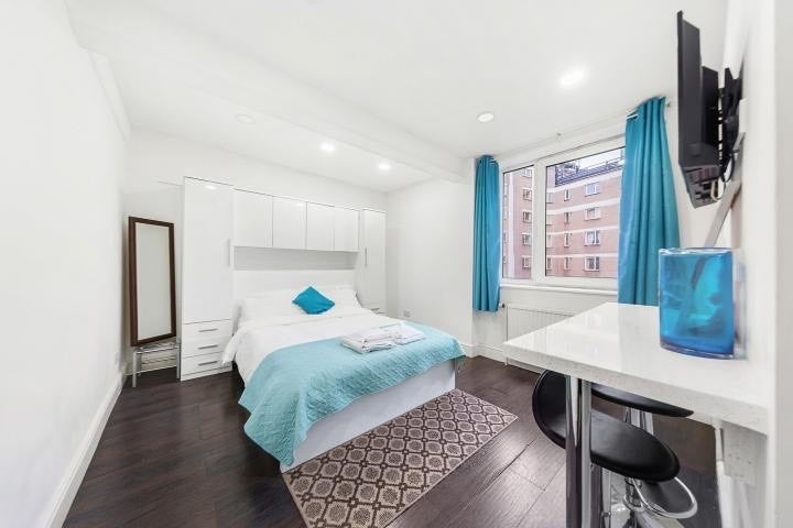 Flat Lucan Place in Greater London