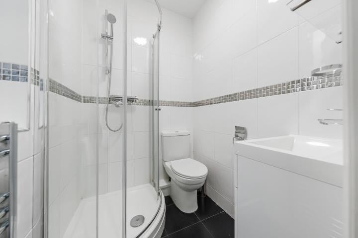 Flat Lucan Place in Greater London