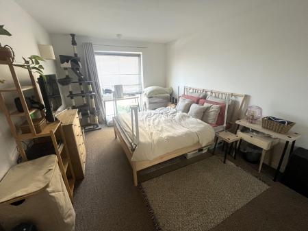 Flat Fairfax Road in Prestwich