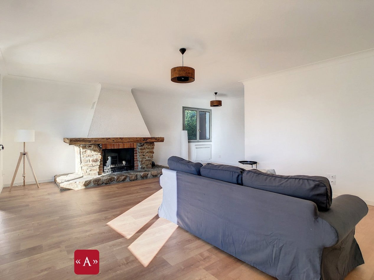 Flat Route de Garrigues in Saint-Sulpice-la-Pointe