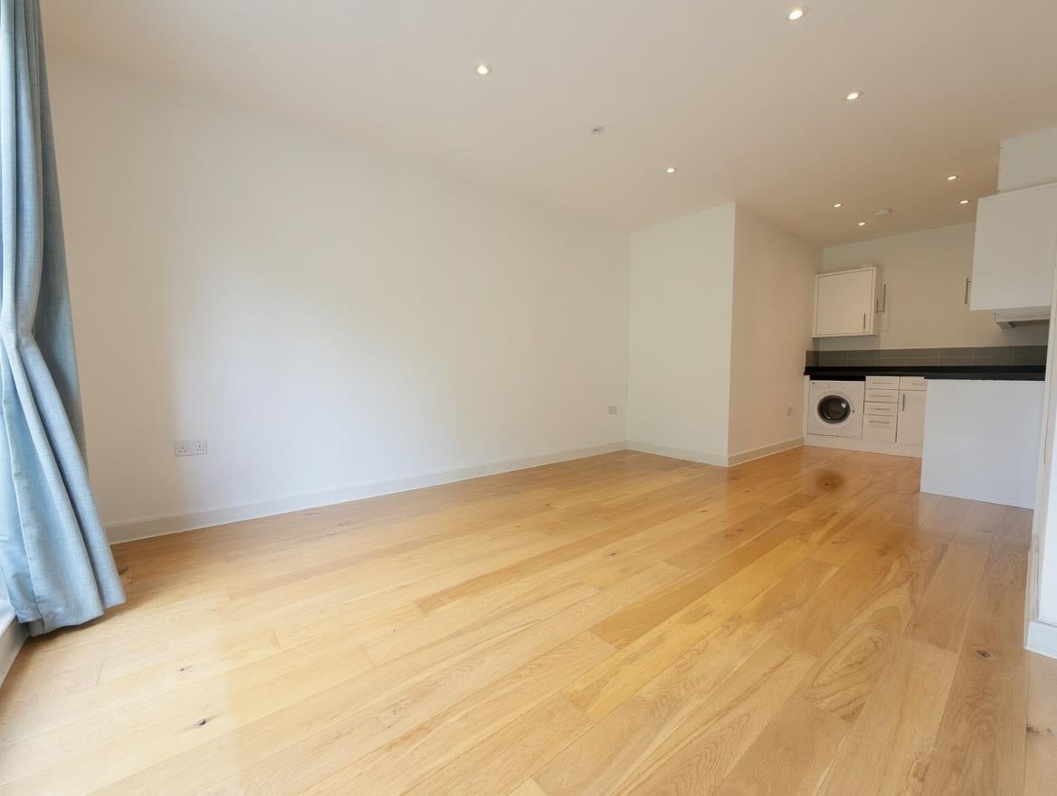 Flat Stanstead Road in Greater London