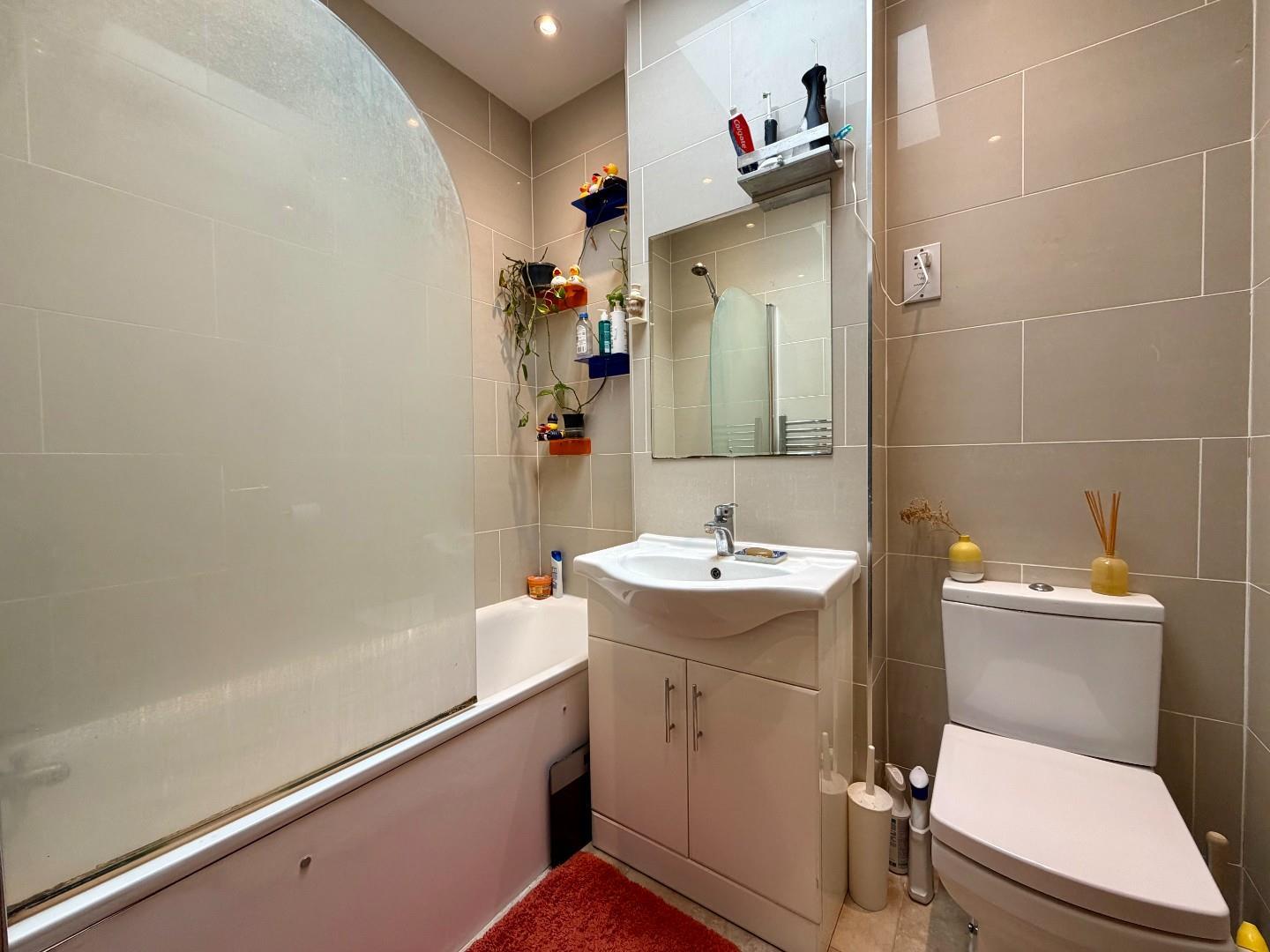Flat Stanstead Road in Greater London
