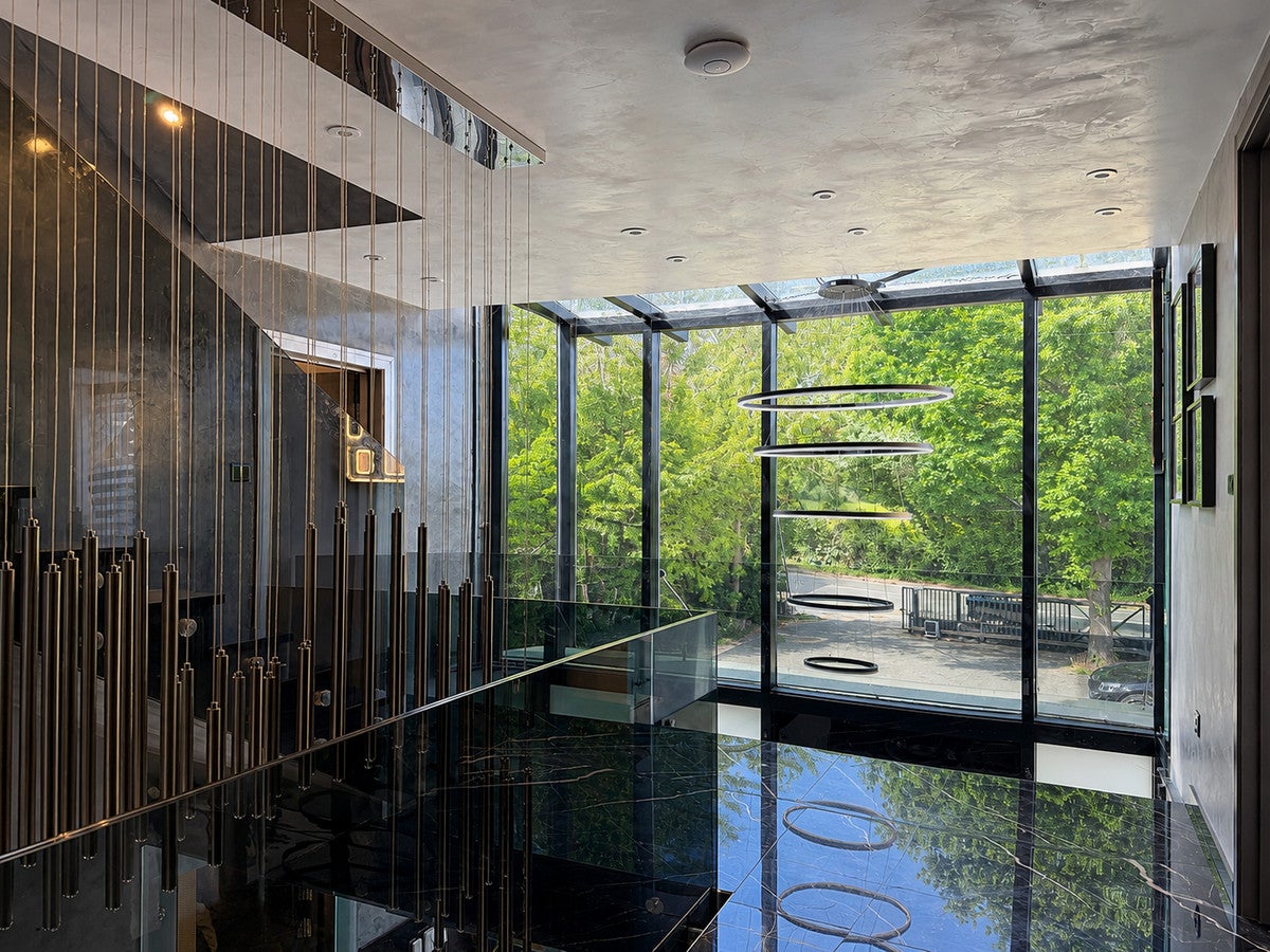 House Waggon Road in Greater London