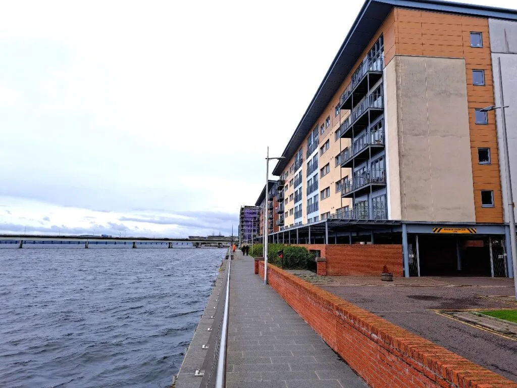 Flat Marine Parade Walk in Dundee