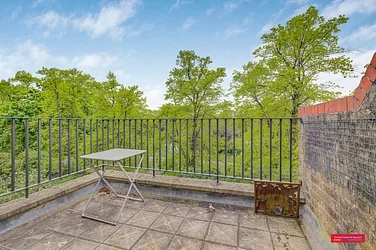 Flat Finborough Road in Greater London