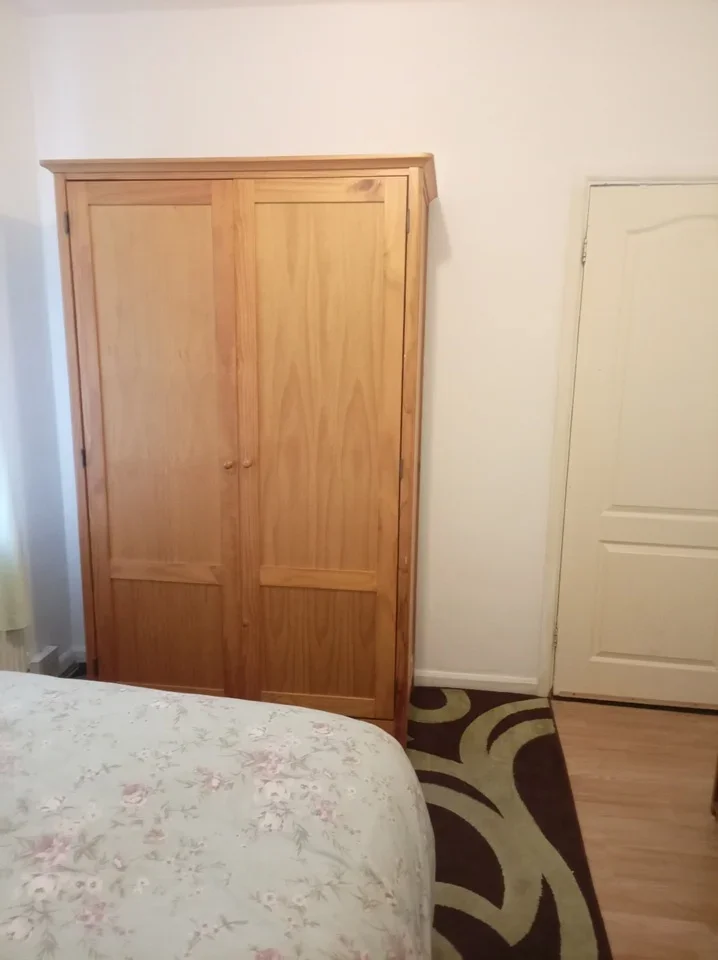 Room Valence Avenue in Greater London