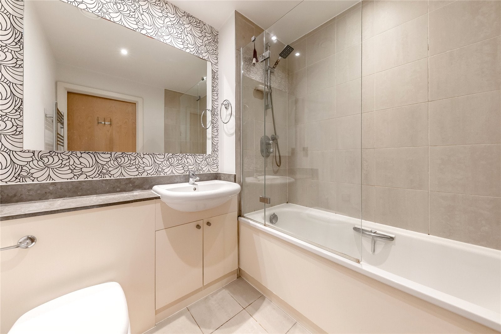 Flat Clapham Common South Side in Greater London