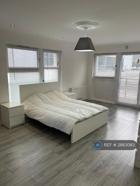 Flat Minerva Way in Glasgow