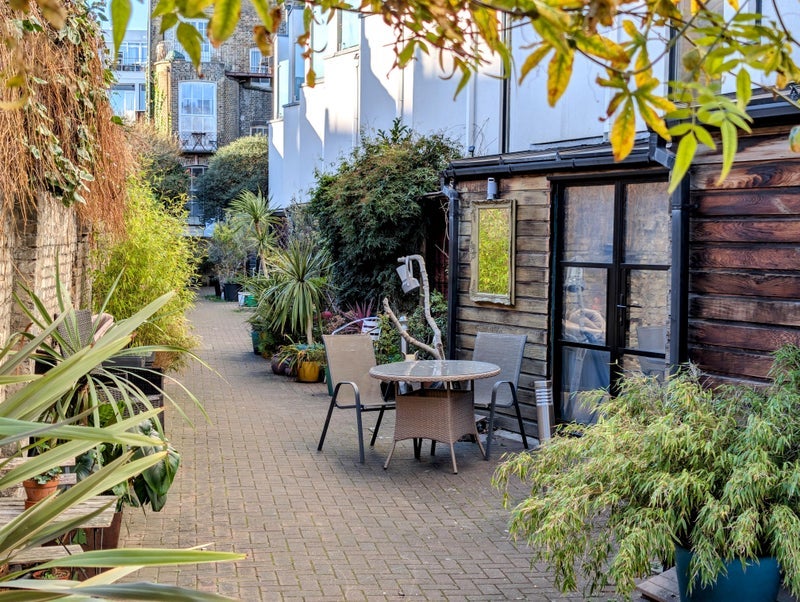 Room Brickfield Close in Greater London