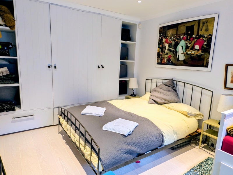 Room Brickfield Close in Greater London