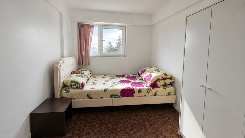 Room Beaconsfield Road in Greater London