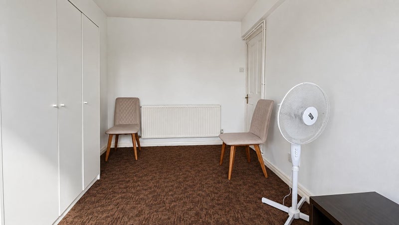 Room Beaconsfield Road in Greater London