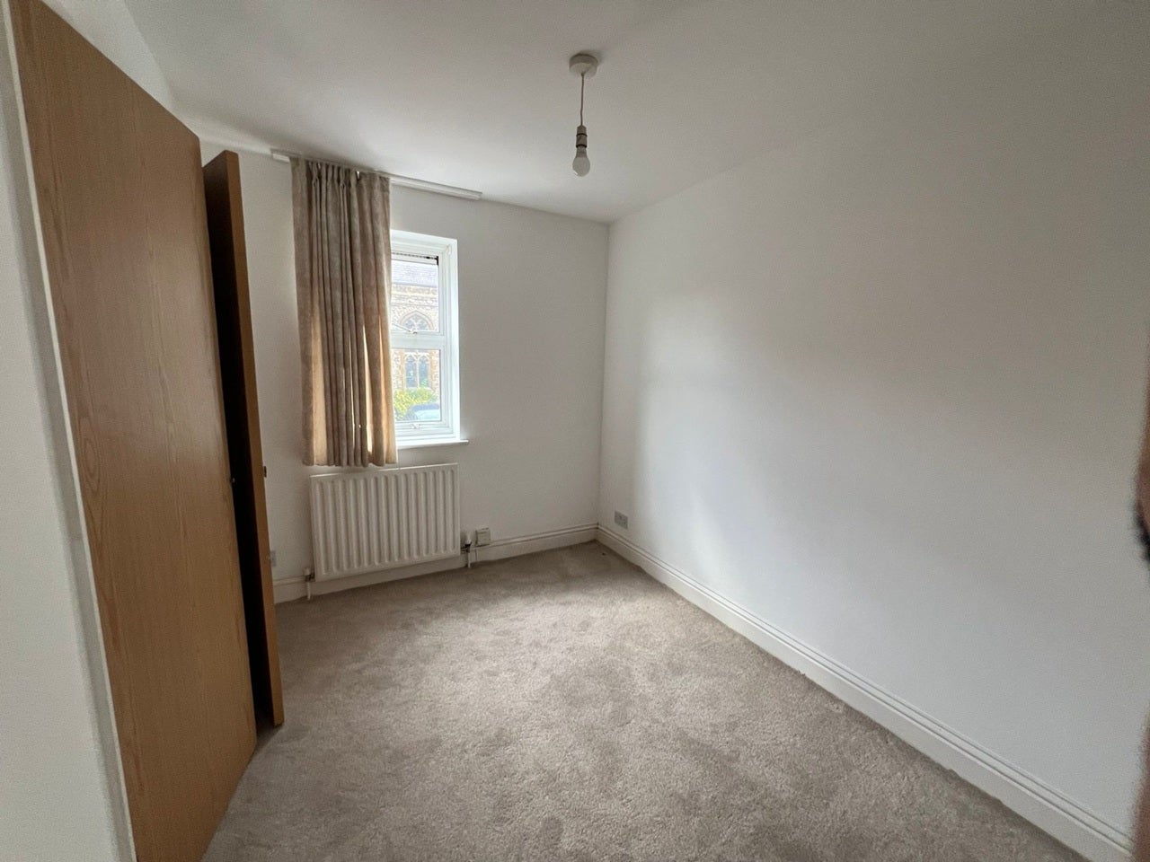 Flat Bevington Road in Greater London