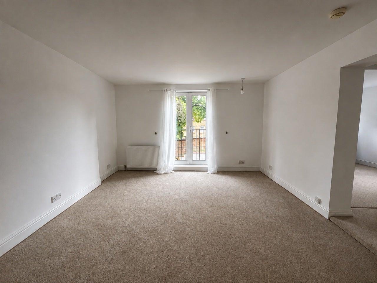 Flat Bevington Road in Greater London