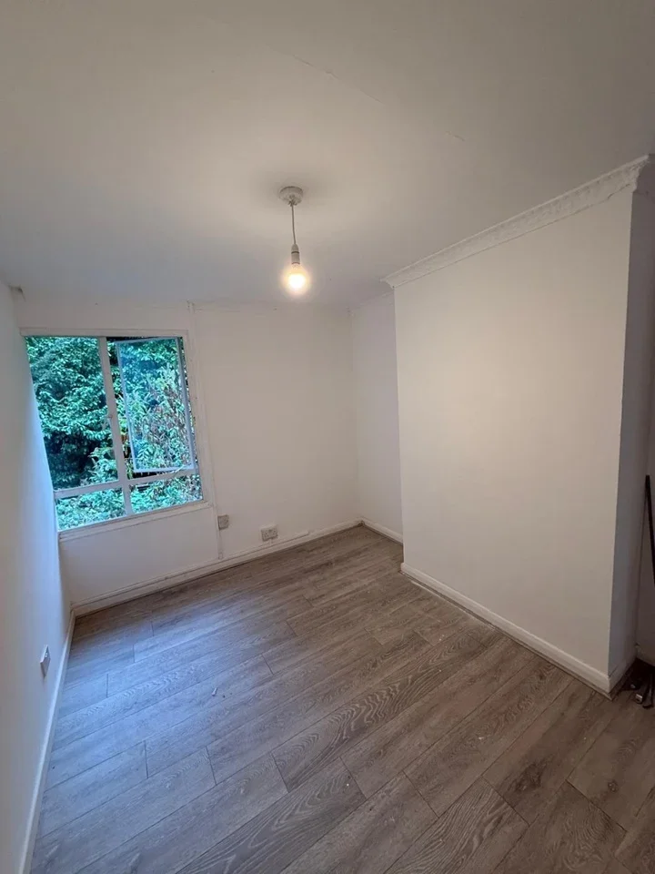 Room Dolman Close in Greater London