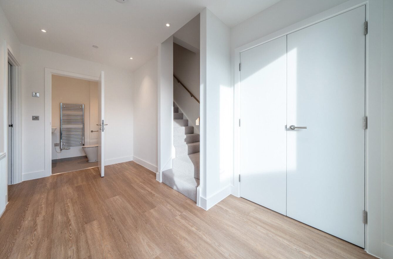 Flat Glenside Grove in Greater London
