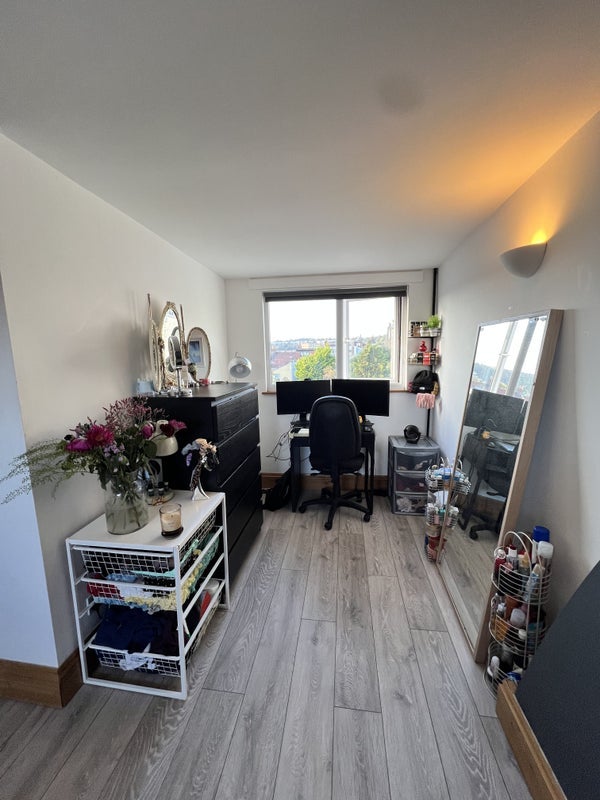 Room Greville Road in Bristol