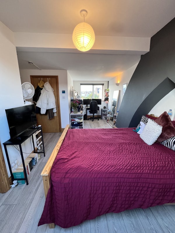 Room Greville Road in Bristol