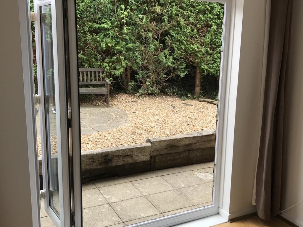 Flat Charrington Way in Horsham