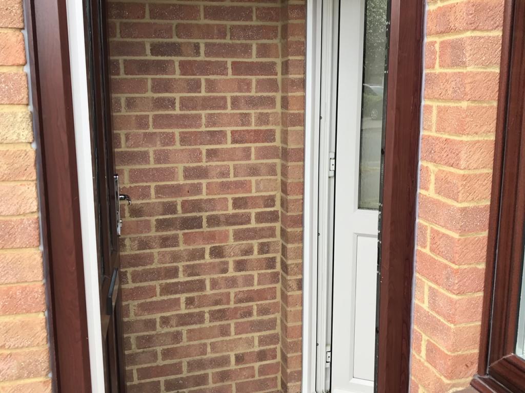 Flat Charrington Way in Horsham
