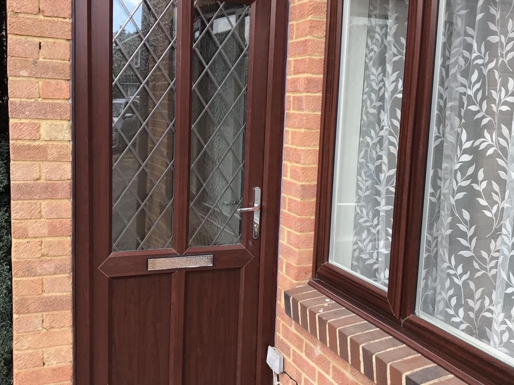 Flat Charrington Way in Horsham