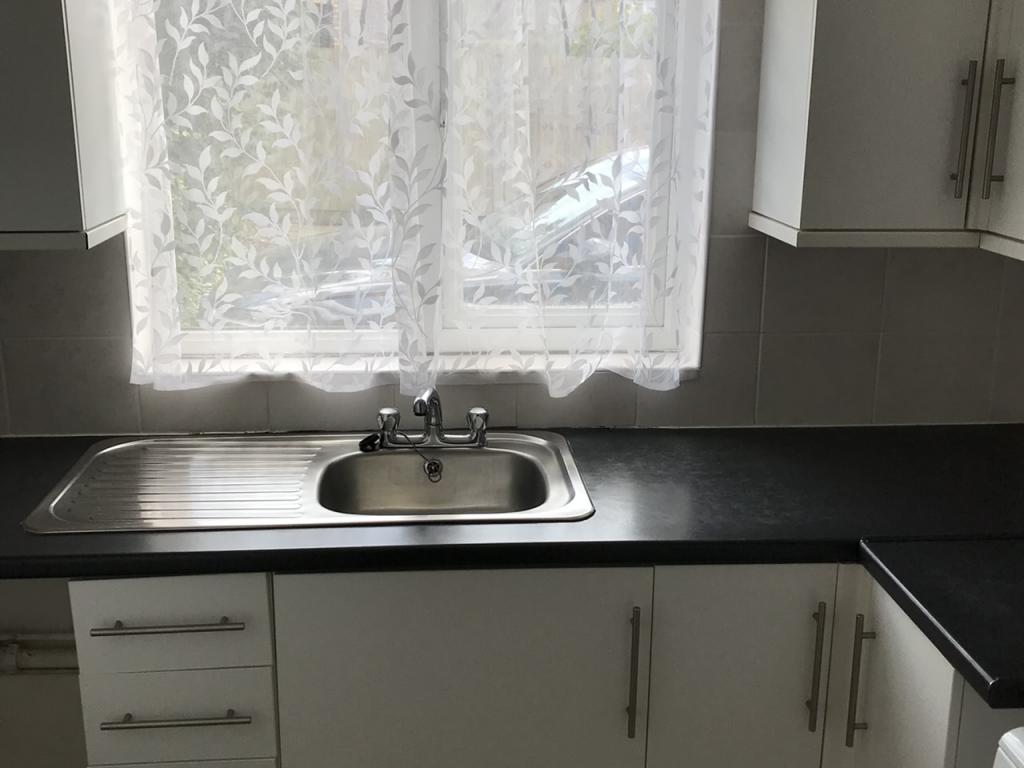 Flat Charrington Way in Horsham