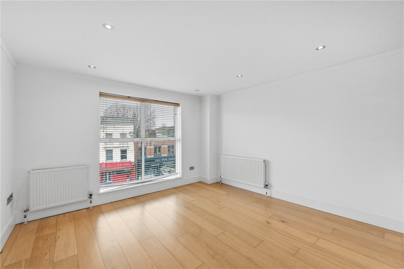 Flat Holloway Road in Greater London