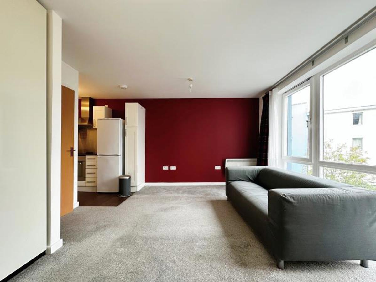 Flat Sweetman Place in Bristol