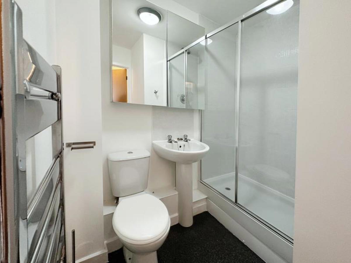 Flat Sweetman Place in Bristol
