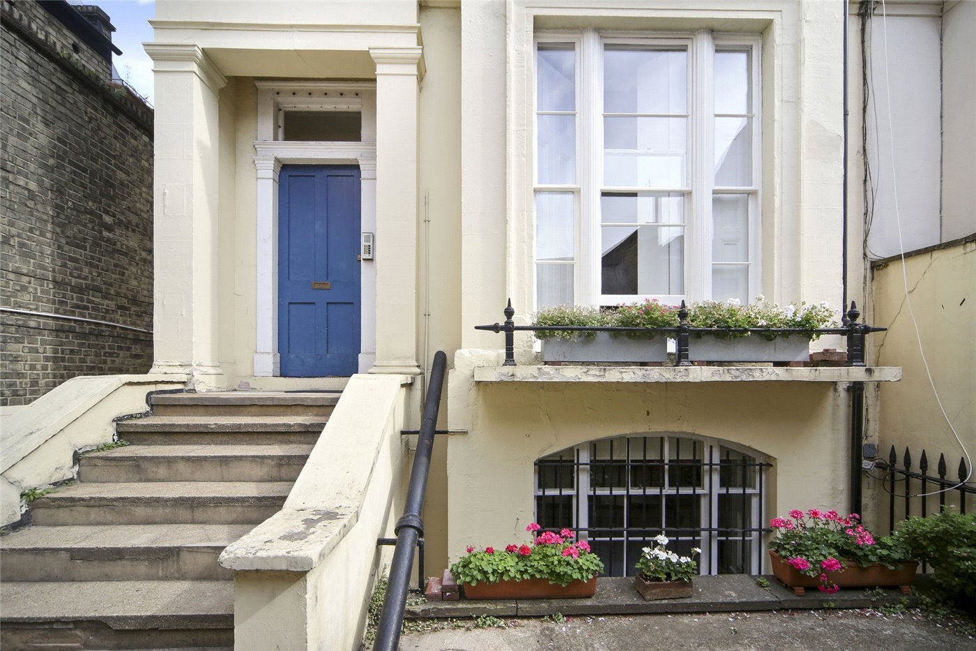 Flat Uxbridge Road in Greater London