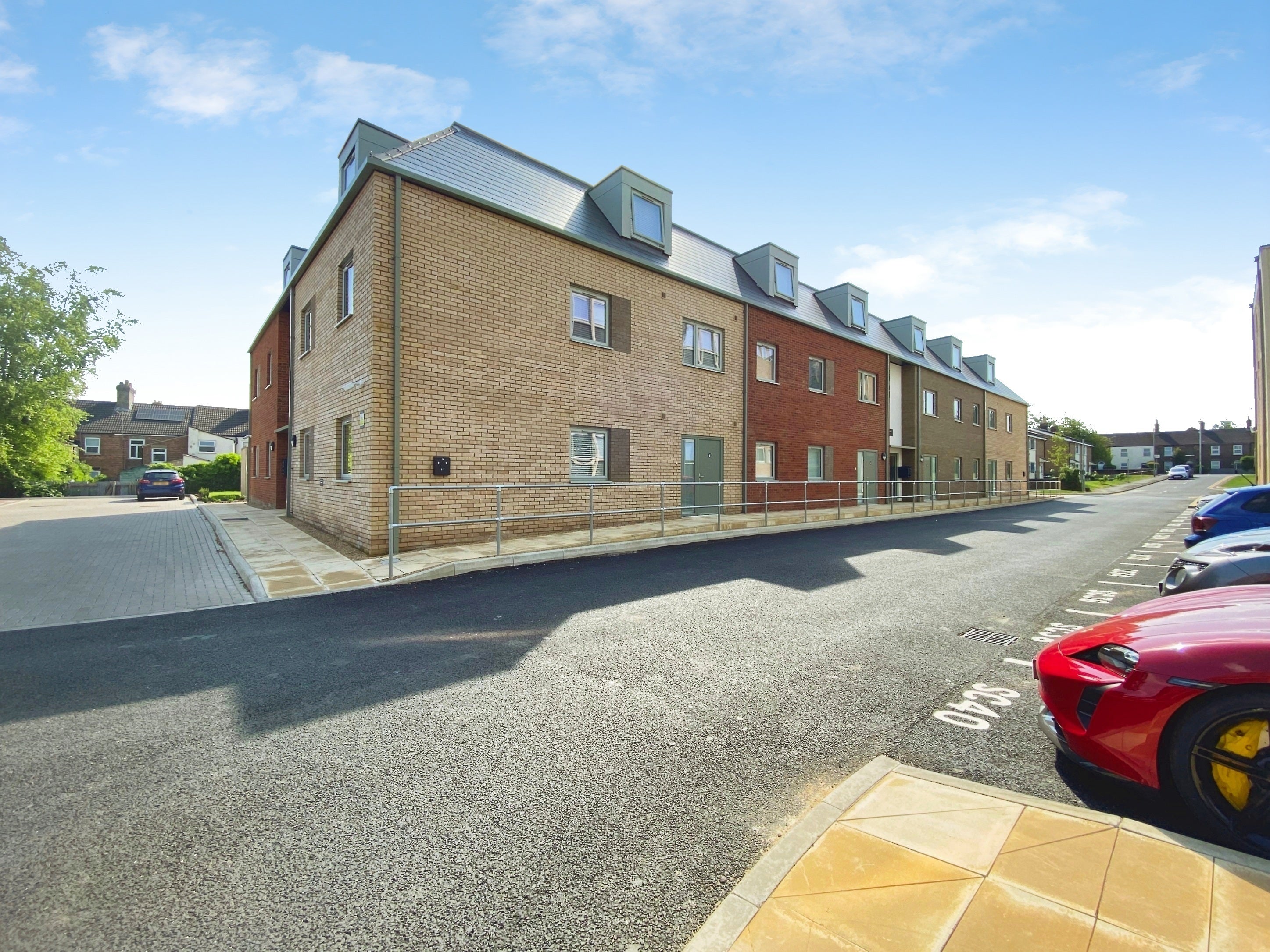 Flat Swain Court in Peterborough