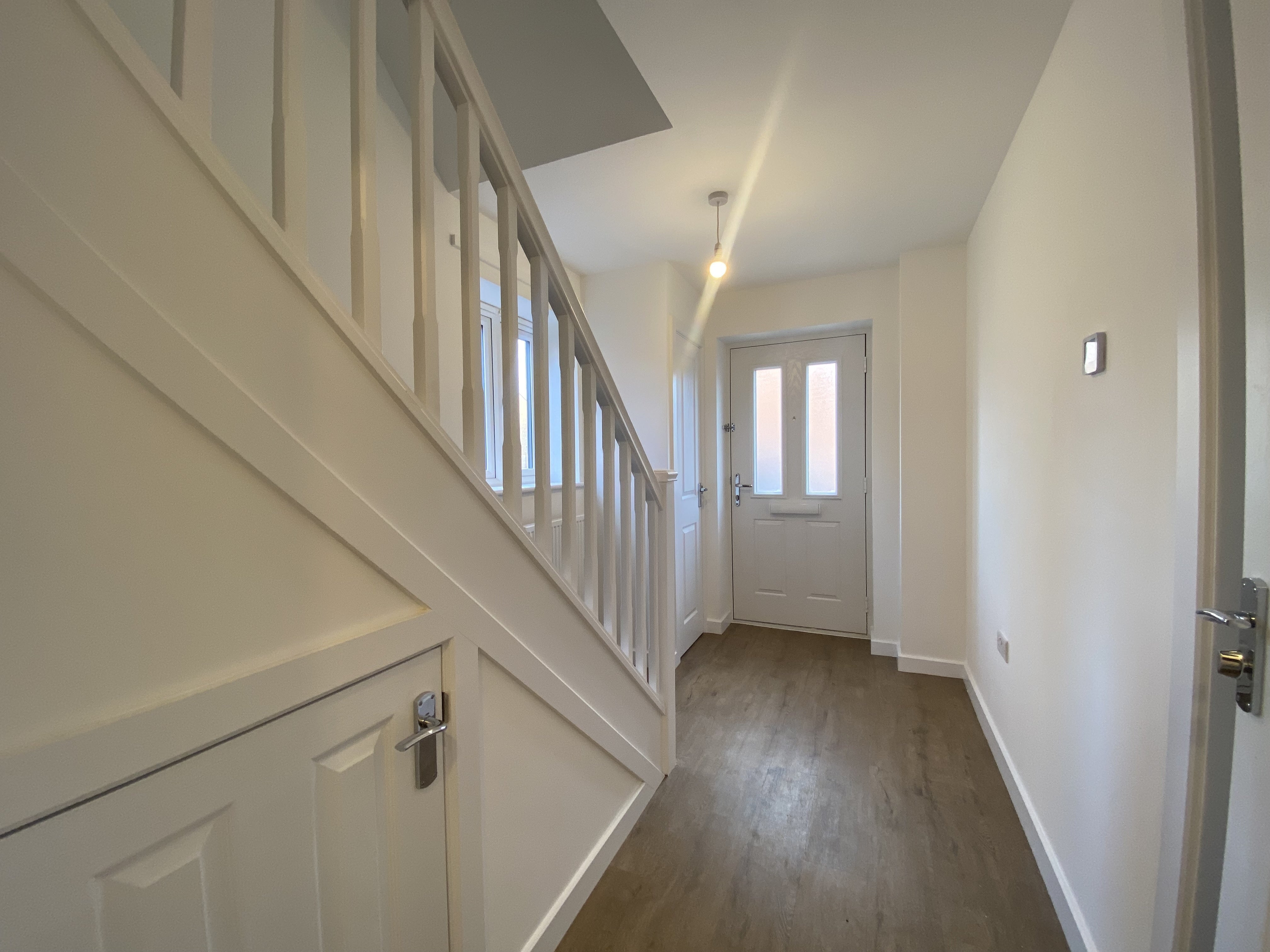 Flat Eagle Close in Weldon