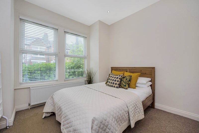 Room Sellincourt Road in Greater London