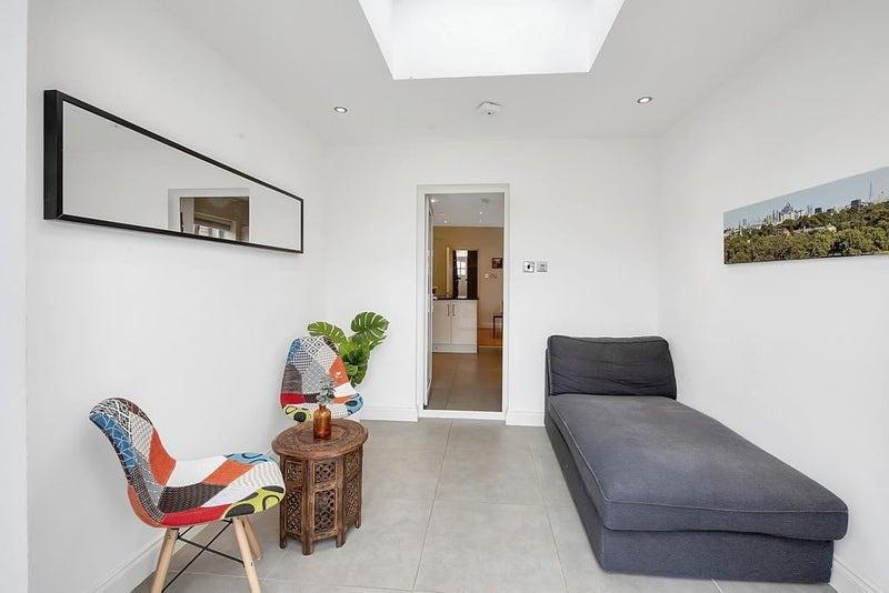 Room Sellincourt Road in Greater London