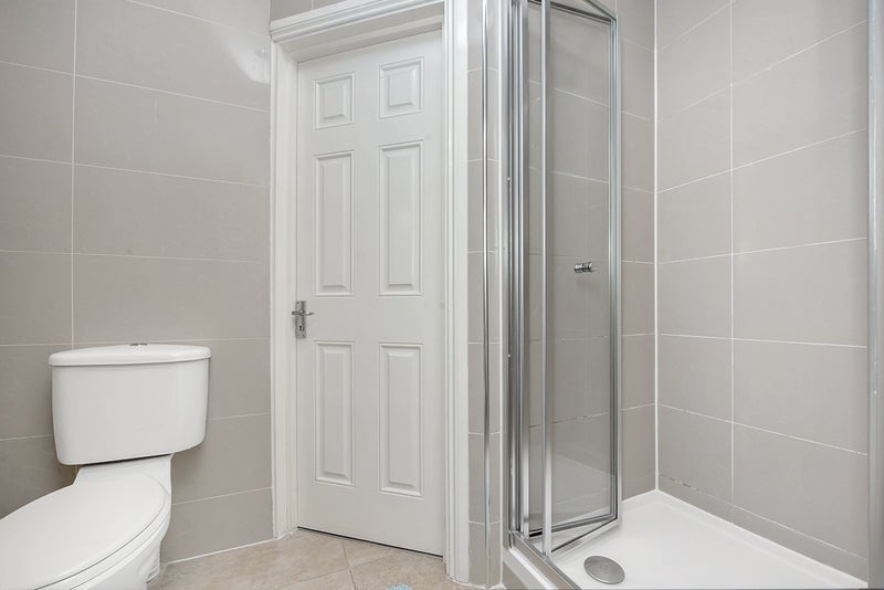 Room Sellincourt Road in Greater London
