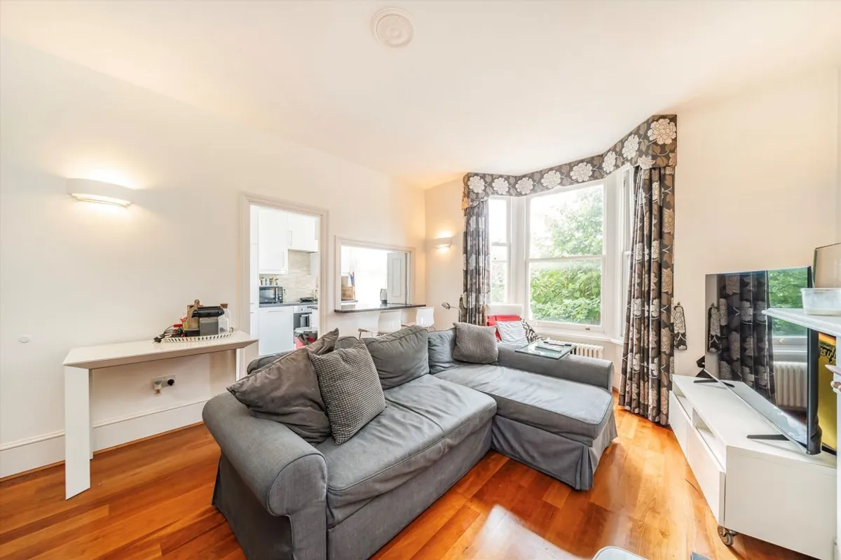 Flat Paddenswick Road in Greater London