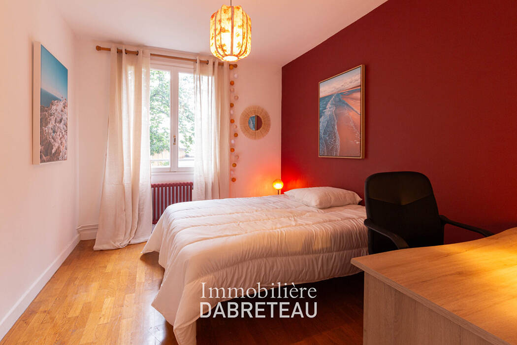 Room Avenue Roger Salengro in Villeurbanne