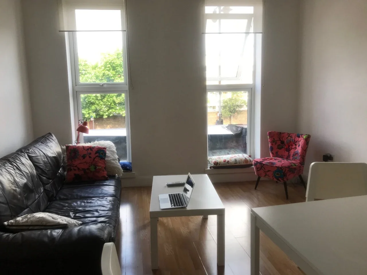 Flat Kingsland Road in Greater London