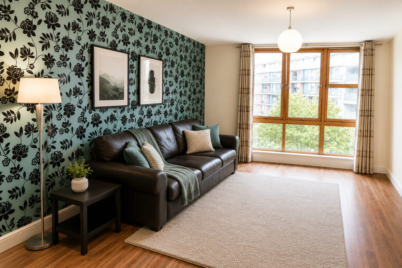 Flat The Crescent in Bristol