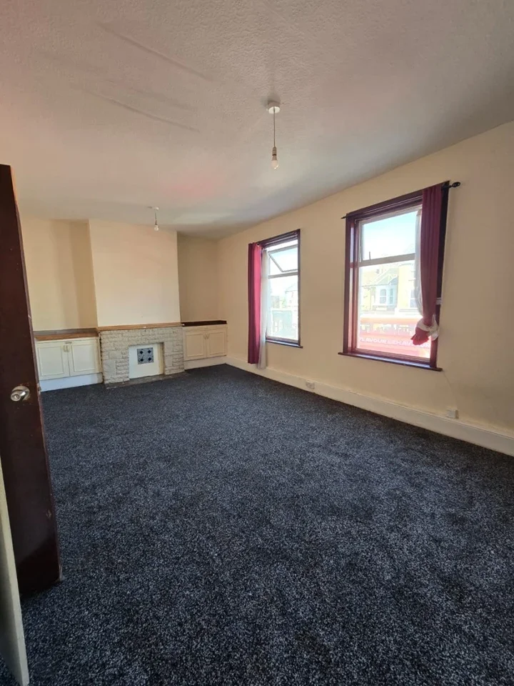 Flat Romford Road in Greater London