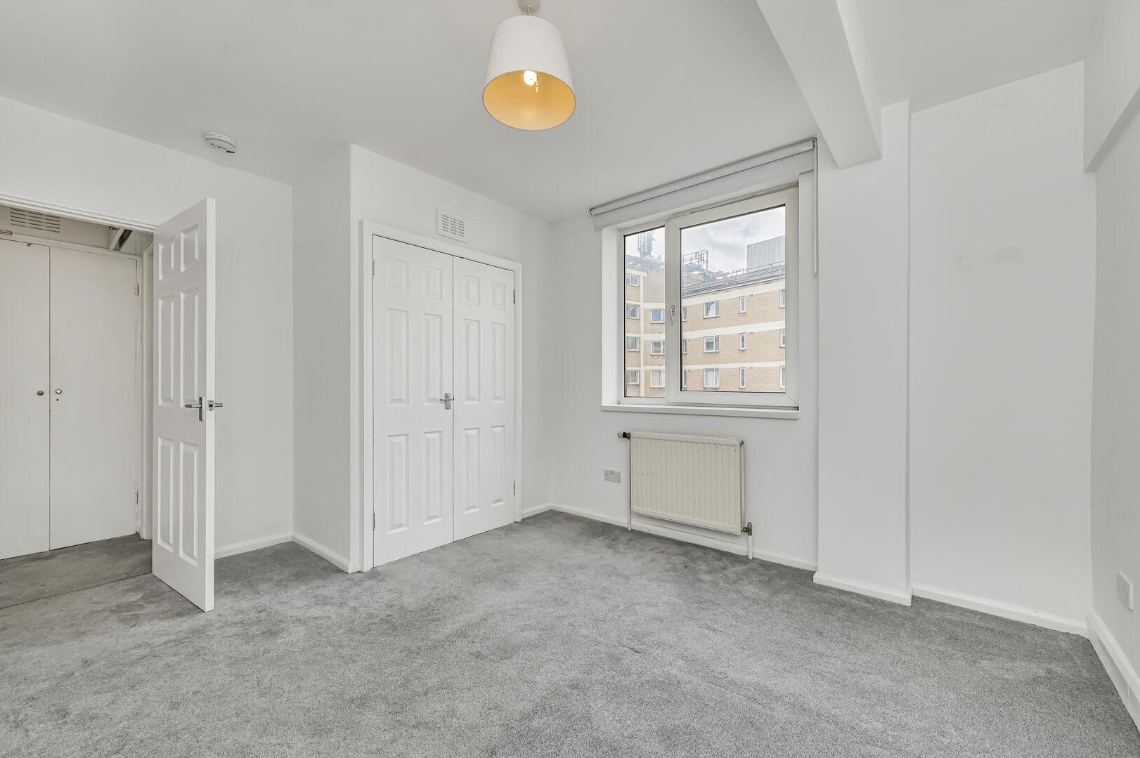 Flat Sloane Avenue in Greater London