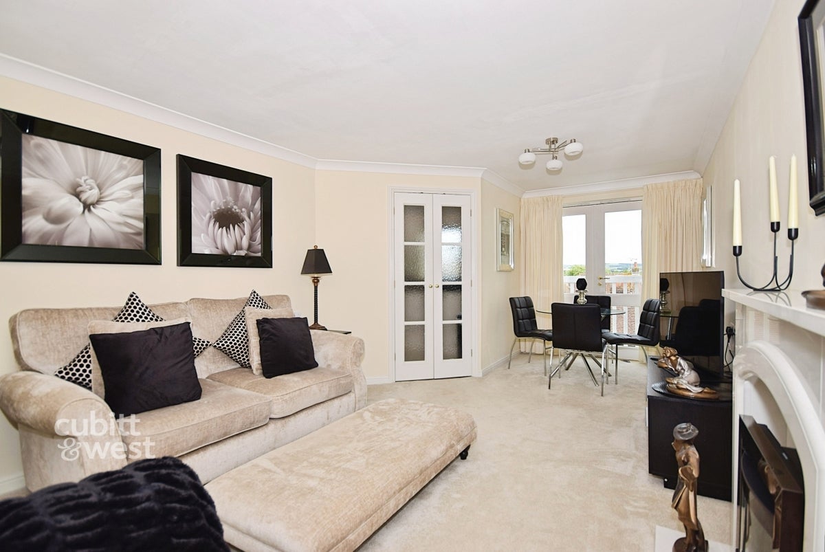 Flat Croydon Road in Caterham