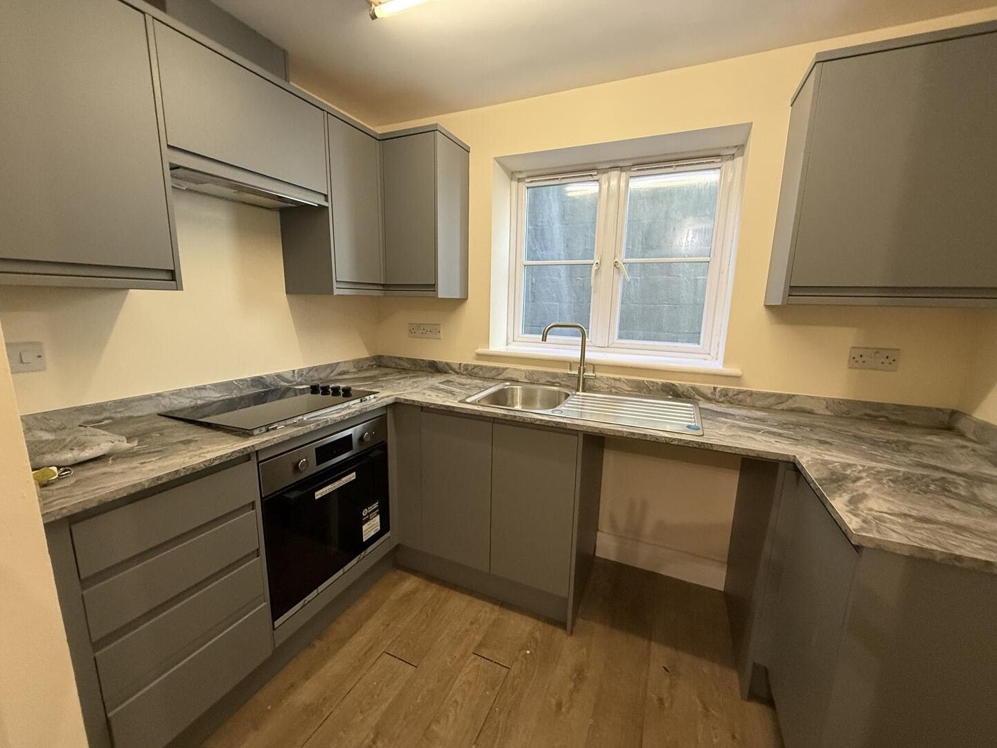 Flat Hempstead Road in Wealden