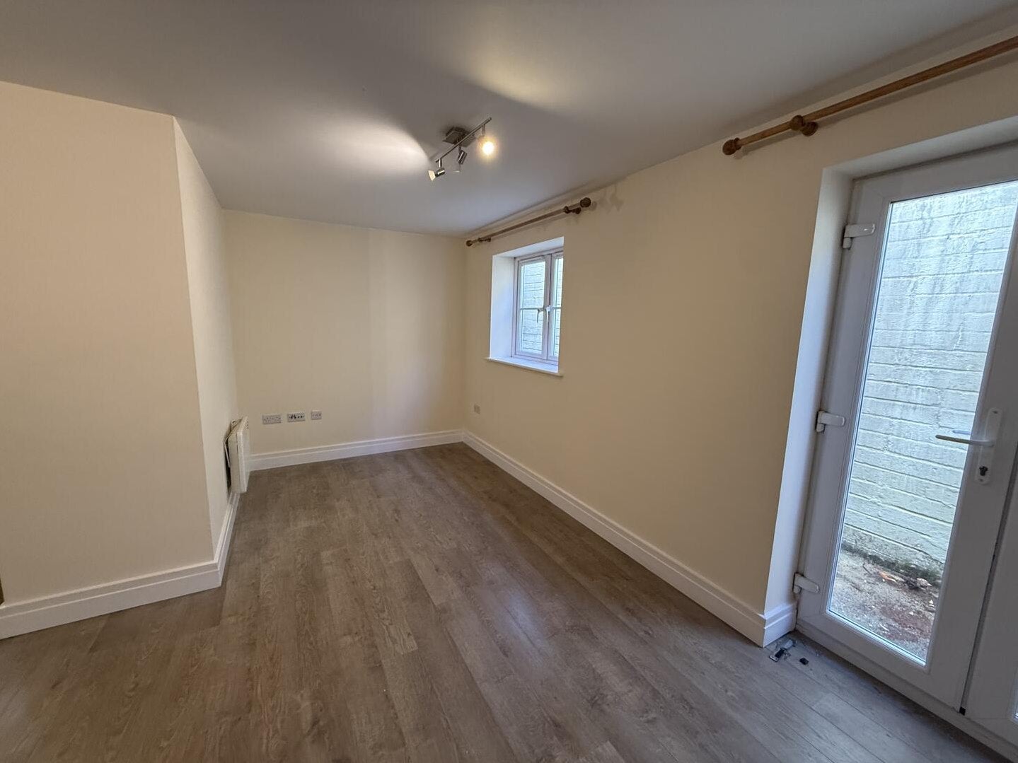Flat Hempstead Road in Wealden