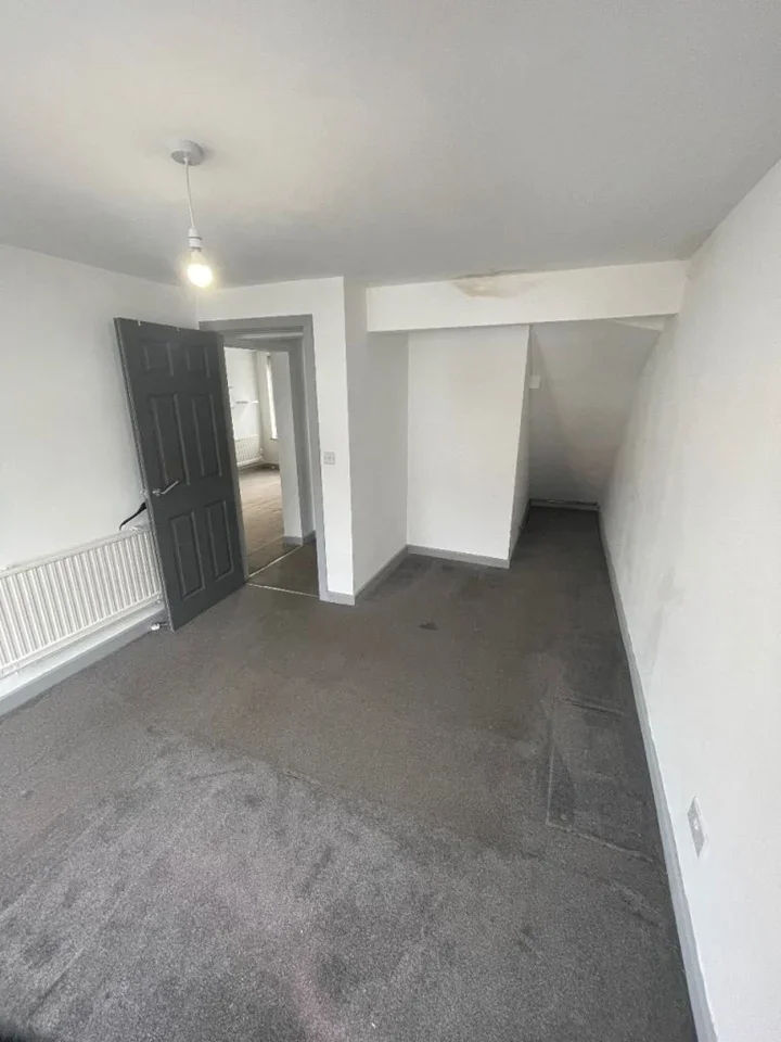 Flat Summers Road in Burnham