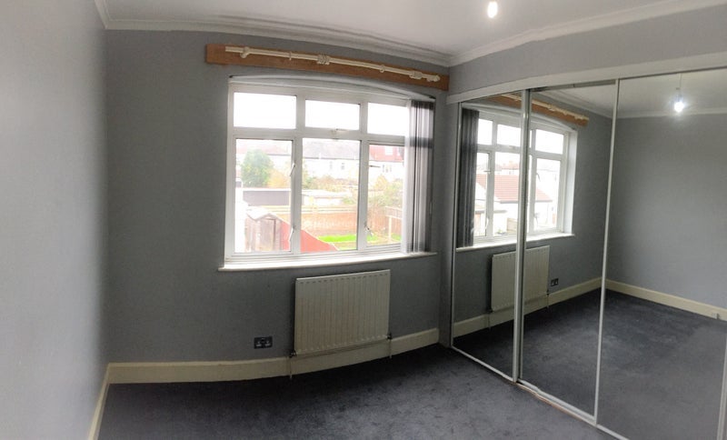 Room Barnard Road in Greater London