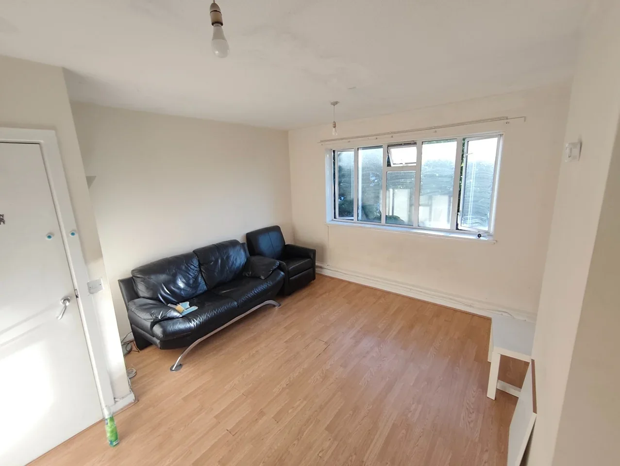 Flat Central Avenue in Greater London