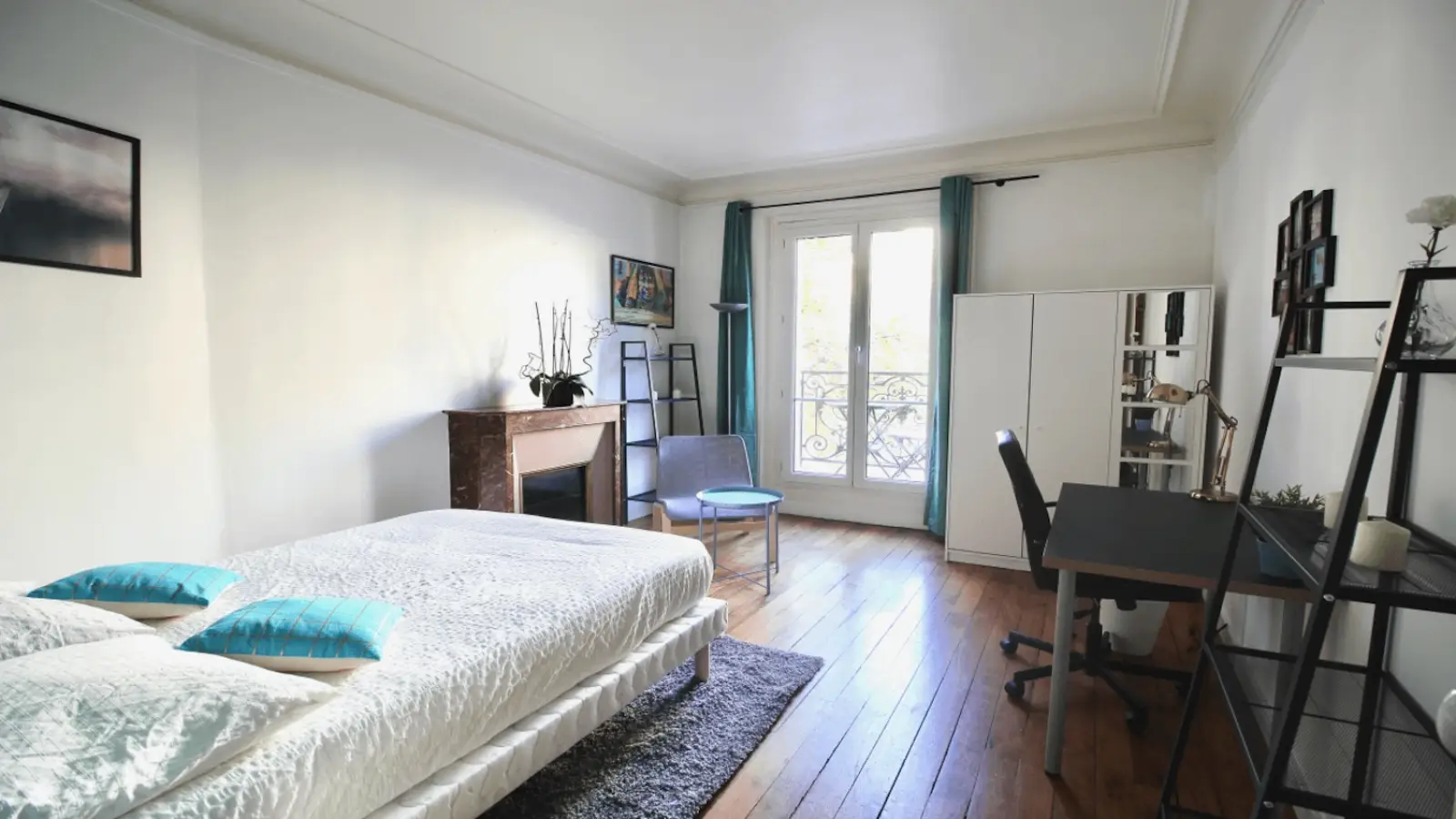 Flat Rue Auguste Maquet in Paris