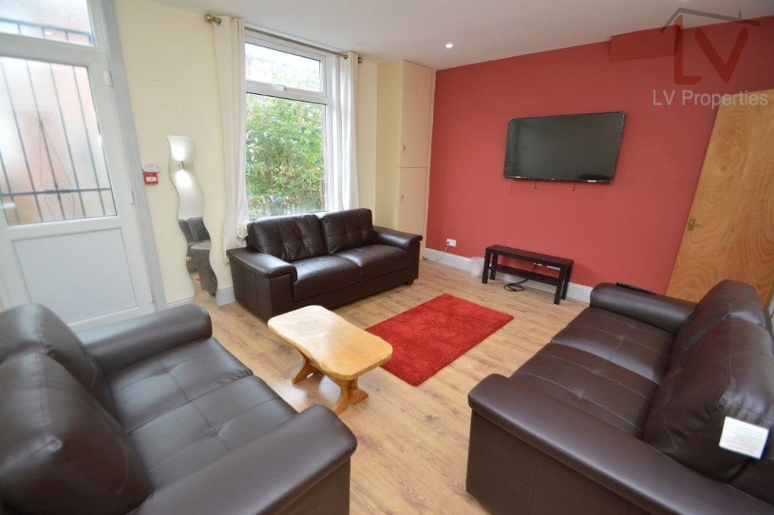 Flat Langdale Terrace in Leeds