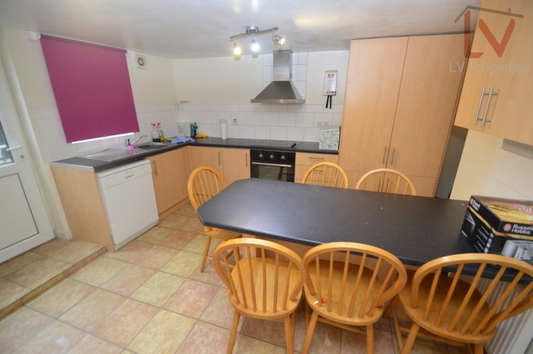 Flat Langdale Terrace in Leeds